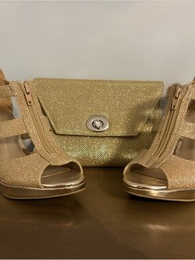 FIONI Clothing Gold Glitter Strappy Sandals
